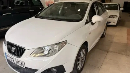 Usado Seat Ibiza Style 105 CV (77 kW) 2011 Blanco