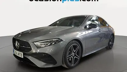 Gris Usado 2024 Mercedes 200 AMG Berlina | 33.500 € (Precio justo)