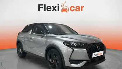 Usado DS Automobiles DS3 Crossback Performance Line Plus 131 CV (96 kW) 2020 Gris SUV