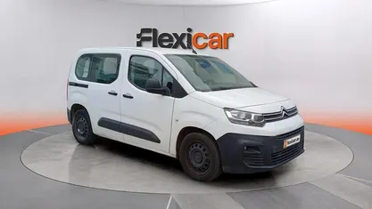 Usado Citroën Berlingo Live 102 CV (75 kW) 2020 Blanco Monovolumen