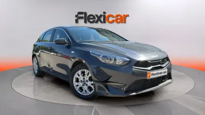 Usado Kia Ceed 136 CV (100 kW) 2023 Gris Utilitario