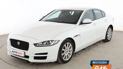 Usado Jaguar XE Prestige 180 CV (132 kW) 2017 Blanco Berlina