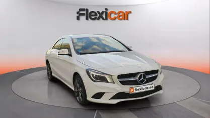Usado Mercedes CLA200 136 HP (100 kW) 2016 Branco Sedan