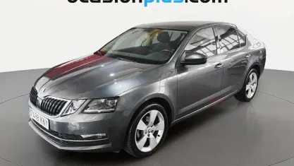 Usado Skoda Octavia Style 150 CV (110 kW) 2018 Gris Berlina