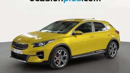 Usado Kia XCeed 136 CV (100 kW) 2020 Amarillo SUV