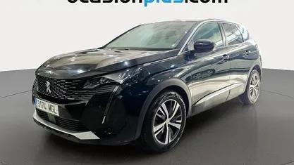 Usado Peugeot 3008 Allure 131 CV (96 kW) 2023 Negro SUV