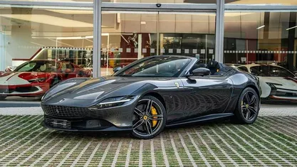 Gris Nuevo 2025 Ferrari Roma Descapotable | 354.000 €