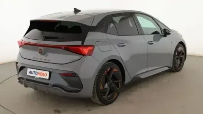 Usado Cupra Born 169 kW (231 CV) 2022 Gris Utilitario