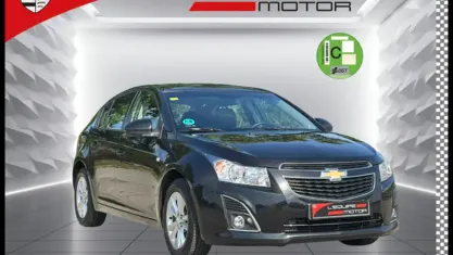 Usado Chevrolet Cruze LT 124 CV (91 kW) 2013 Negro Utilitario