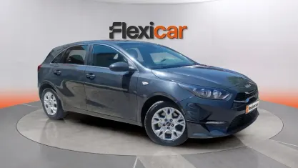Usado Kia Ceed 136 CV (100 kW) 2023 Azul Utilitario