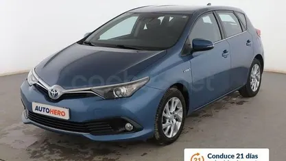 Usado Toyota Auris Hybrid Advance 136 CV (100 kW) 2017 Azul Berlina