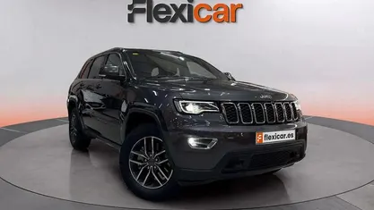 Usado Jeep Grand Cherokee Overland 286 CV (210 kW) 2018 Gris SUV