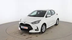 Blanco Usado 2021 Toyota Yaris Hybrid Active Berlina | 18.399 € (Buen precio)