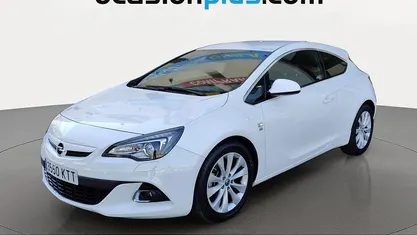 Usado Opel Astra GTC Sportive 140 HP (102 kW) 2019 Branco Citadino