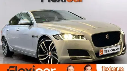 Gris Usado 2017 Jaguar XF R-Sport Berlina | 17.690 € (Un poco caro)