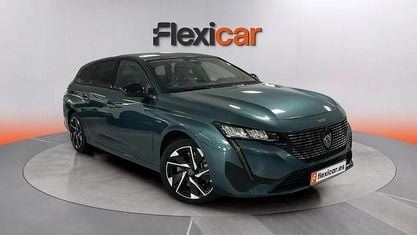 Używany Peugeot 308 SW Active 181 KM (133 kW) 2022 Zielony Kombi