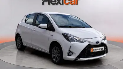 Usado Toyota Yaris Hybrid 101 CV (74 kW) 2020 Van