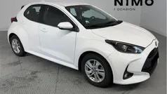 Blanco Usado 2021 Toyota Yaris Hybrid Active Berlina | 18.400 € (Precio justo)