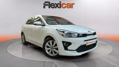 Usado Kia Rio 101 CV (74 kW) 2021 Blanco Utilitario