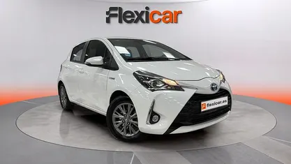 Usado Toyota Yaris Hybrid 100 CV (73 kW) 2020 Berlina