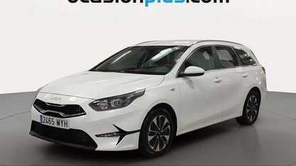 Używany Kia Ceed 101 KM (74 kW) 2025 Biały Hatchback