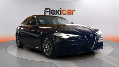 Usado Alfa Romeo Giulia Super 180 CV (132 kW) 2017 Negro Berlina
