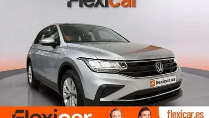 Usado VW Tiguan Life 131 CV (96 kW) 2021 Gris SUV