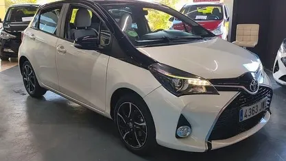 Usado Toyota Yaris Active 99 CV (72 kW) 2016 Blanco Utilitario