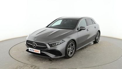 Usado Mercedes A180 AMG line 116 CV (85 kW) 2023 Gris Utilitario