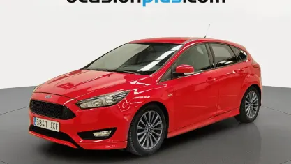 Usado Ford Focus ST-Line 125 CV (91 kW) 2017 Rojo Utilitario