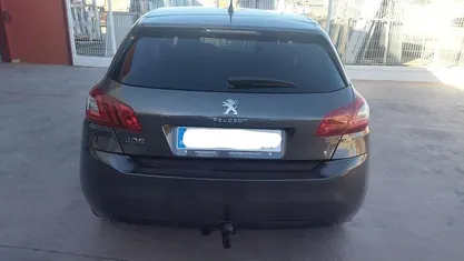 Usado Peugeot 308 Allure 115 CV (84 kW) 2015