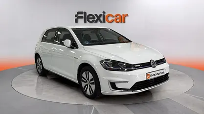 Usado VW Golf VII 136 CV (100 kW) 2018 Blanco Berlina