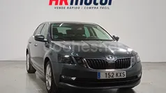 Gris Usado 2019 Skoda Octavia Ambition Berlina | 14.560 € (Buen precio)