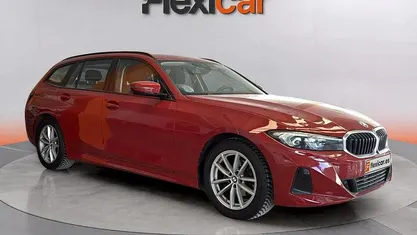 Usado BMW 318 150 CV (110 kW) 2023 Rojo Familiar