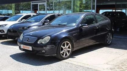 Używany Mercedes C220 Classic 150 KM (110 kW) 2005 Niebieski Hatchback
