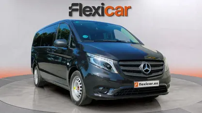 Usado Mercedes Vito 165 CV (121 kW) 2021 Negro Van