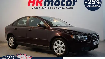 Usado Volvo S40 Momentum 136 CV (100 kW) 2005 Granate Berlina