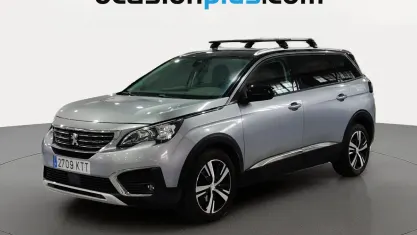 Usado Peugeot 5008 Allure 130 CV (95 kW) 2019 Gris plata SUV