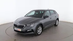 Gris Usado 2022 Skoda Scala Ambition Utilitario | 16.799 € (Precio justo)