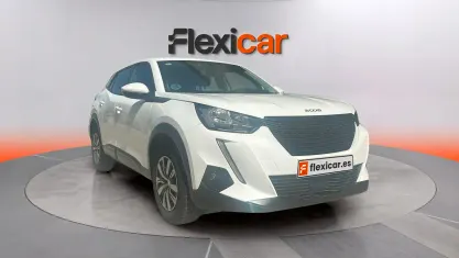 Usado Peugeot 2008 Active 110 CV (80 kW) 2021 Blanco SUV