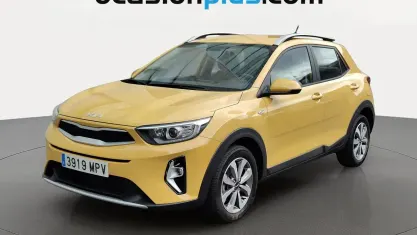 Usado Kia Stonic 84 CV (61 kW) 2024 Amarillo SUV