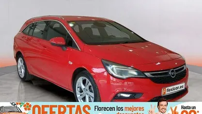 Usado Opel Astra Business 110 CV (80 kW) 2016 Rojo Familiar