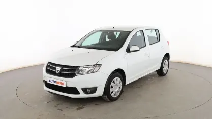 Usado Dacia Sandero Lauréate 90 CV (66 kW) 2016 Blanco Berlina