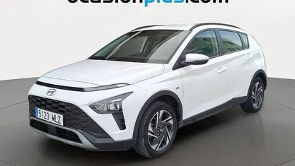 Usado Hyundai Bayon 100 CV (73 kW) 2023 Blanco SUV
