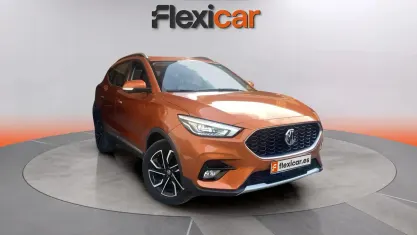 Usado MG ZS Luxury 111 CV (81 kW) 2023 Naranja Berlina