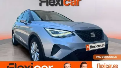 Usado Seat Arona Style 110 CV (80 kW) 2022 Gris SUV