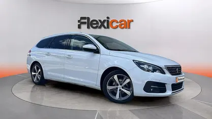 Usado Peugeot 308 SW Allure 130 CV (95 kW) 2019 Blanco Familiar