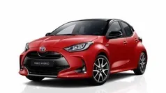 Rojo Nuevo 2025 Toyota Yaris Hybrid Active | 22.915 € (Precio justo)