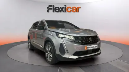 Usado Peugeot 5008 Allure 136 CV (100 kW) 2024 Gris SUV