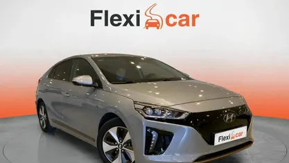 Usado Hyundai Ioniq 88 kW (120 CV) 2018 Gris Utilitario